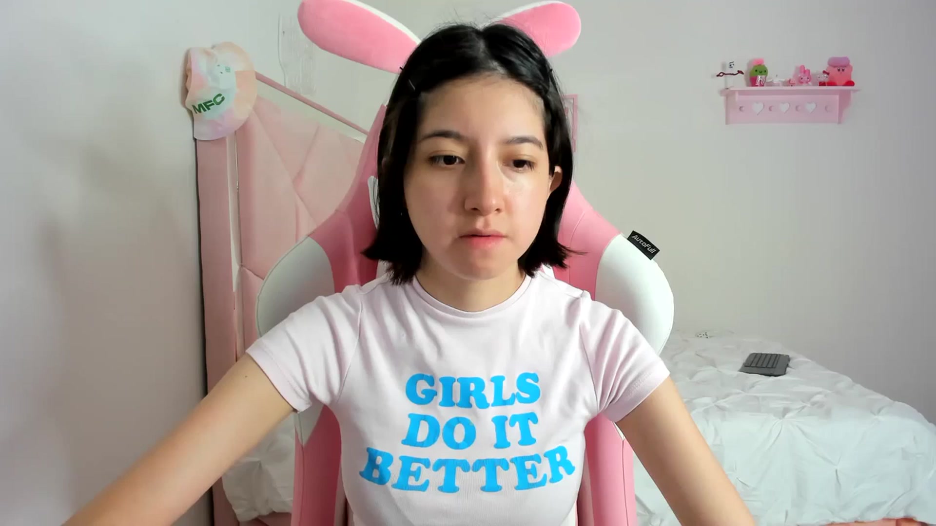 Gallery image thumbnail from Cherrycute666's myfreecams stream on, 03/04/2024, 12:59 image 10 of 20