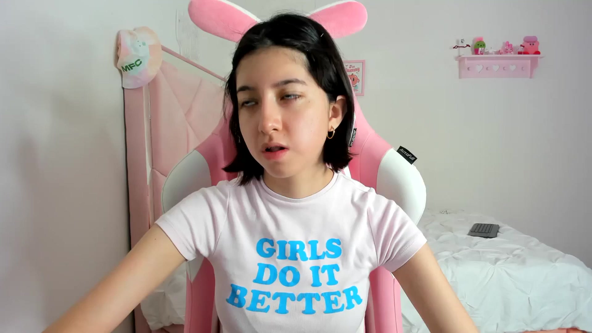 Gallery image thumbnail from Cherrycute666's myfreecams stream on, 03/04/2024, 12:59 image 12 of 20