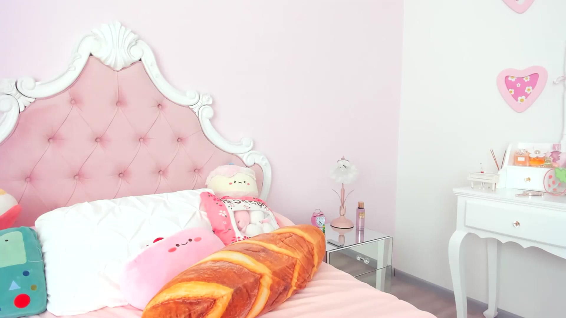 Gallery image thumbnail from Cherrycute666's myfreecams stream on, 03/04/2024, 23:57 image 8 of 20