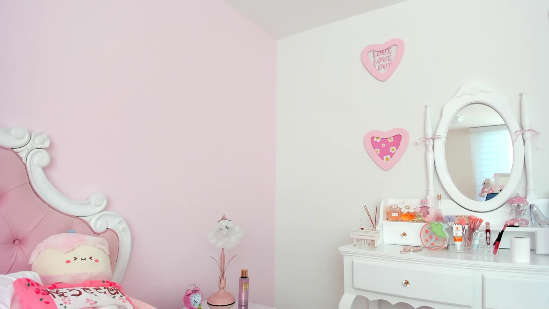 Gallery image thumbnail from Cherrycute666's myfreecams stream on, 03/04/2024, 23:57 image 17 of 20
