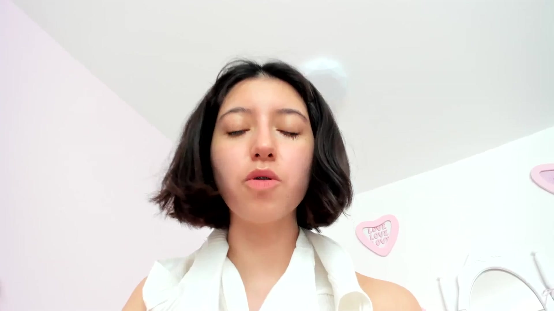 Gallery image thumbnail from Cherrycute666's myfreecams stream on, 03/04/2024, 23:57 image 5 of 20