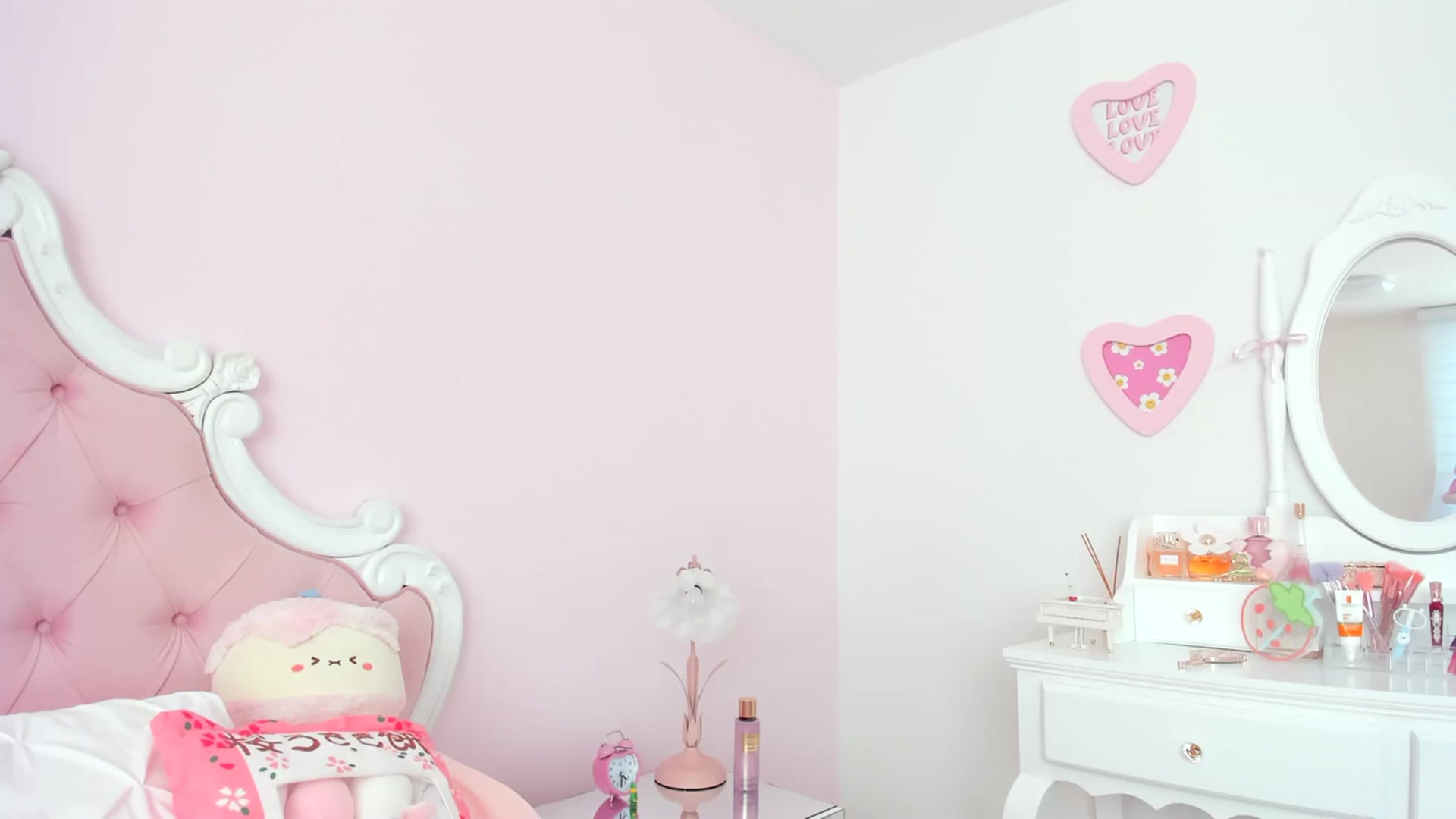 Gallery image thumbnail from Cherrycute666's myfreecams stream on, 03/04/2024, 23:57 image 12 of 20