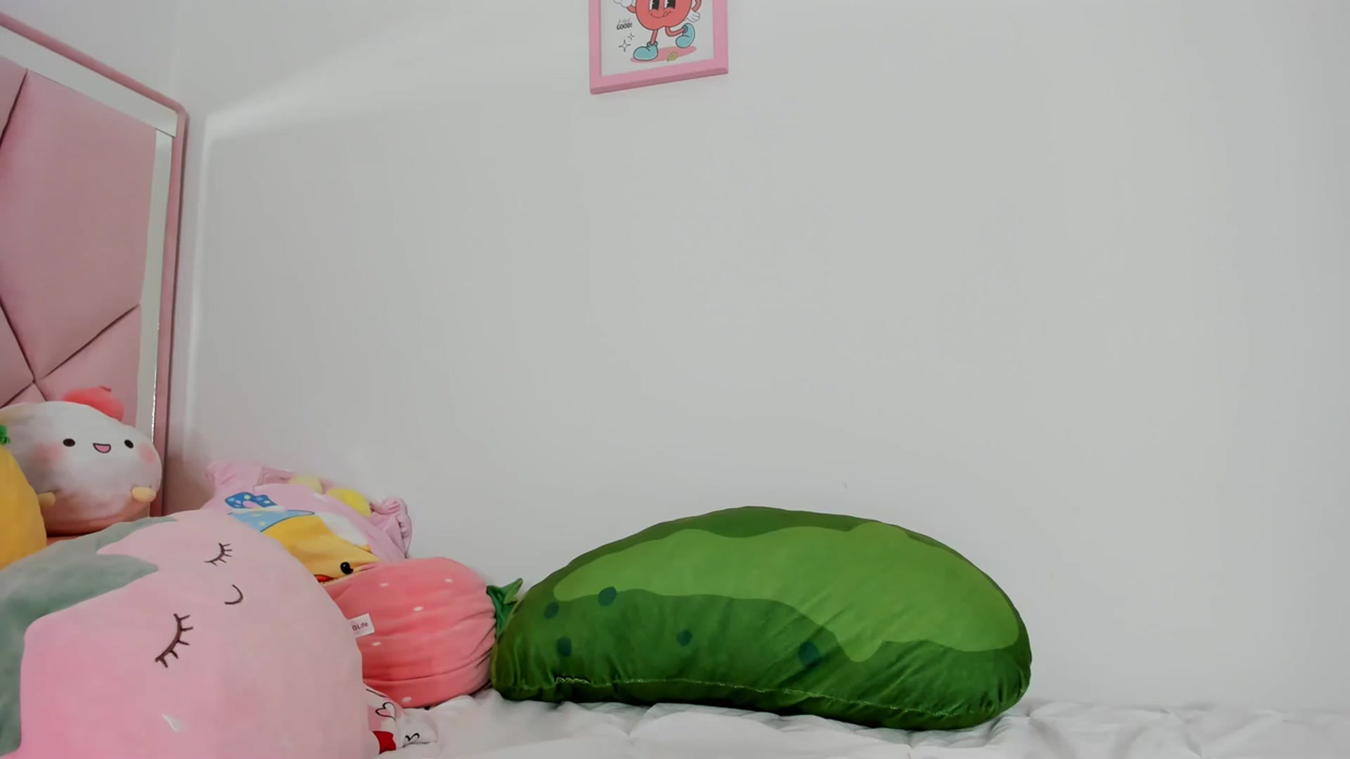 Gallery image thumbnail from Cherrycute666's myfreecams stream on, 03/05/2024, 07:16 image 13 of 20