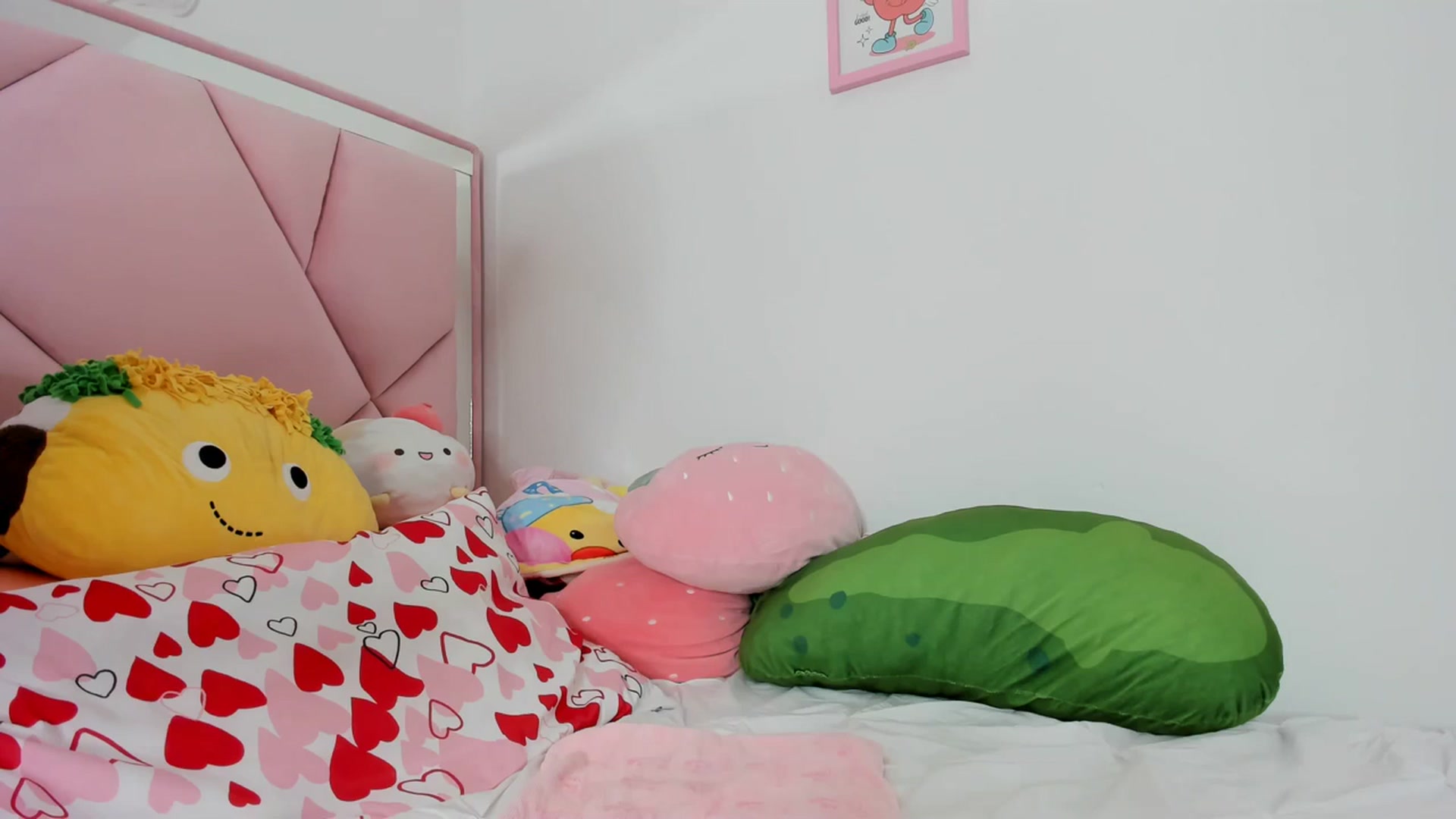 Gallery image thumbnail from Cherrycute666's myfreecams stream on, 03/05/2024, 07:16 image 4 of 20