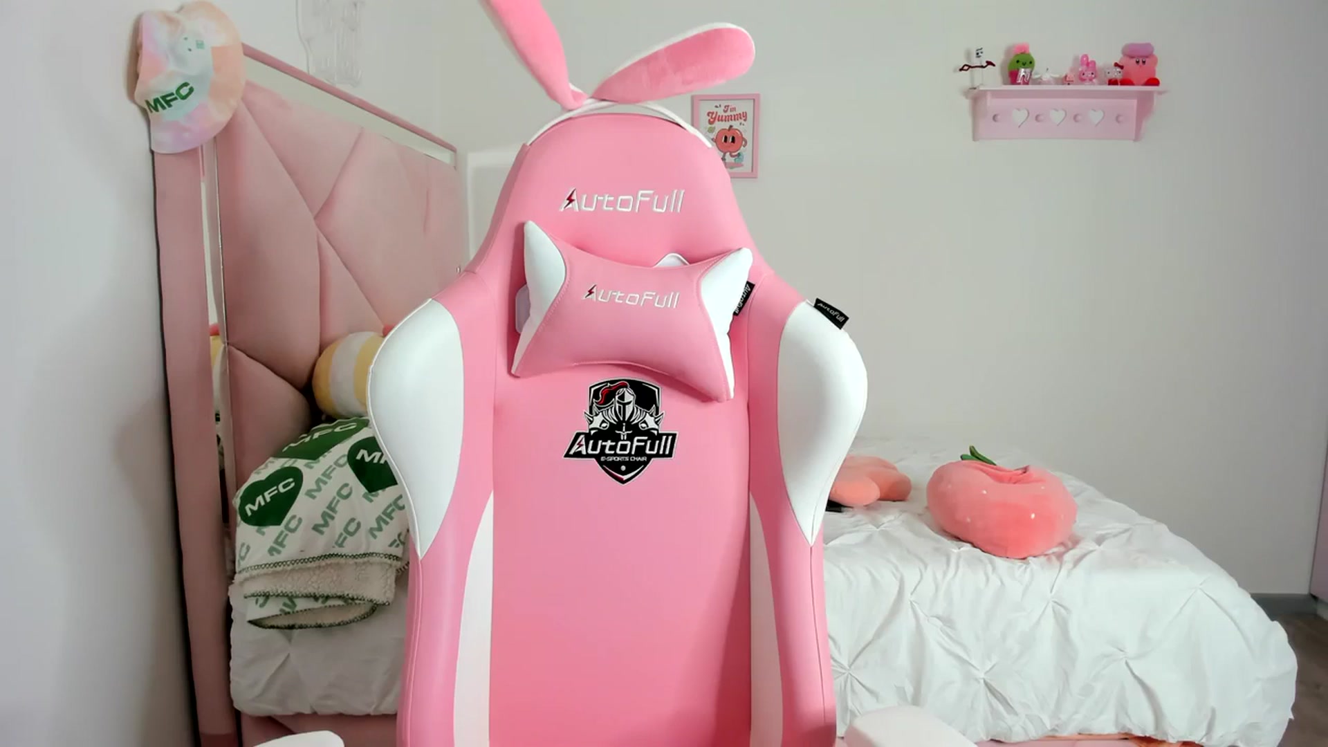 Gallery image thumbnail from Cherrycute666's myfreecams stream on, 03/07/2024, 06:33 image 15 of 20