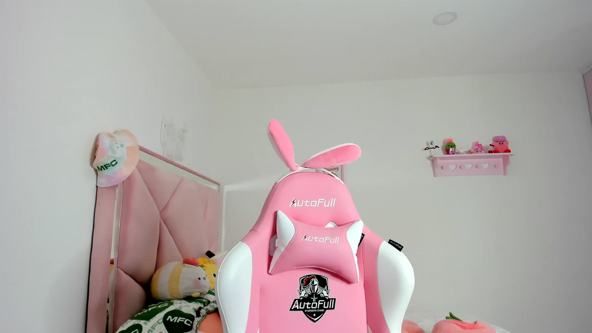 Gallery image thumbnail from Cherrycute666's myfreecams stream on, 03/07/2024, 06:33 image 17 of 20