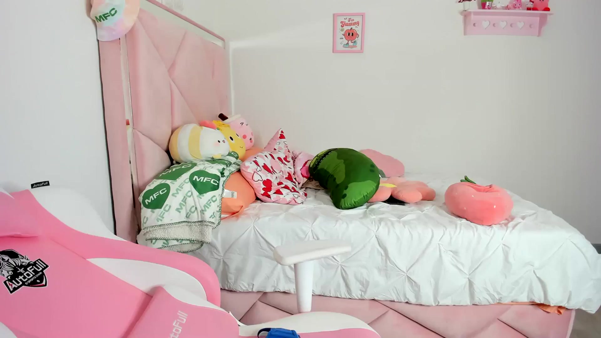 Gallery image thumbnail from Cherrycute666's myfreecams stream on, 03/07/2024, 06:33 image 11 of 20