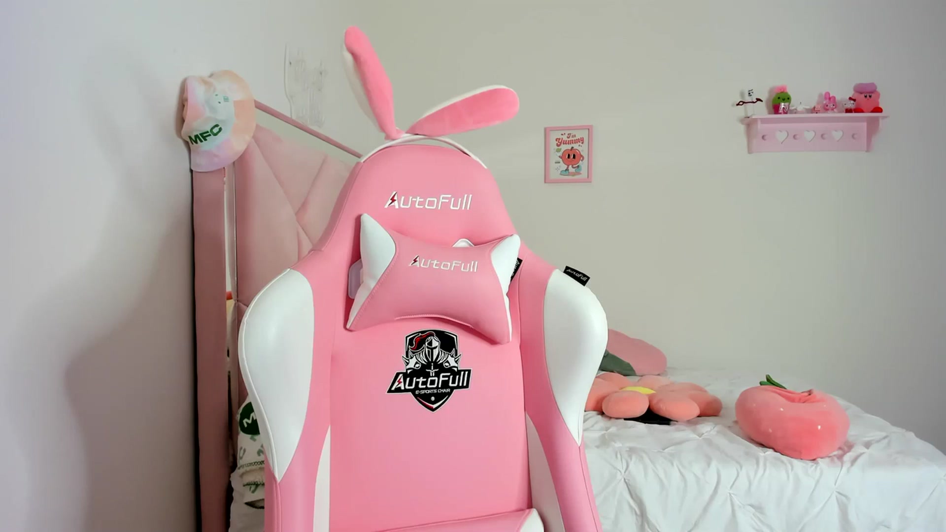 Gallery image thumbnail from Cherrycute666's myfreecams stream on, 03/07/2024, 06:33 image 7 of 20