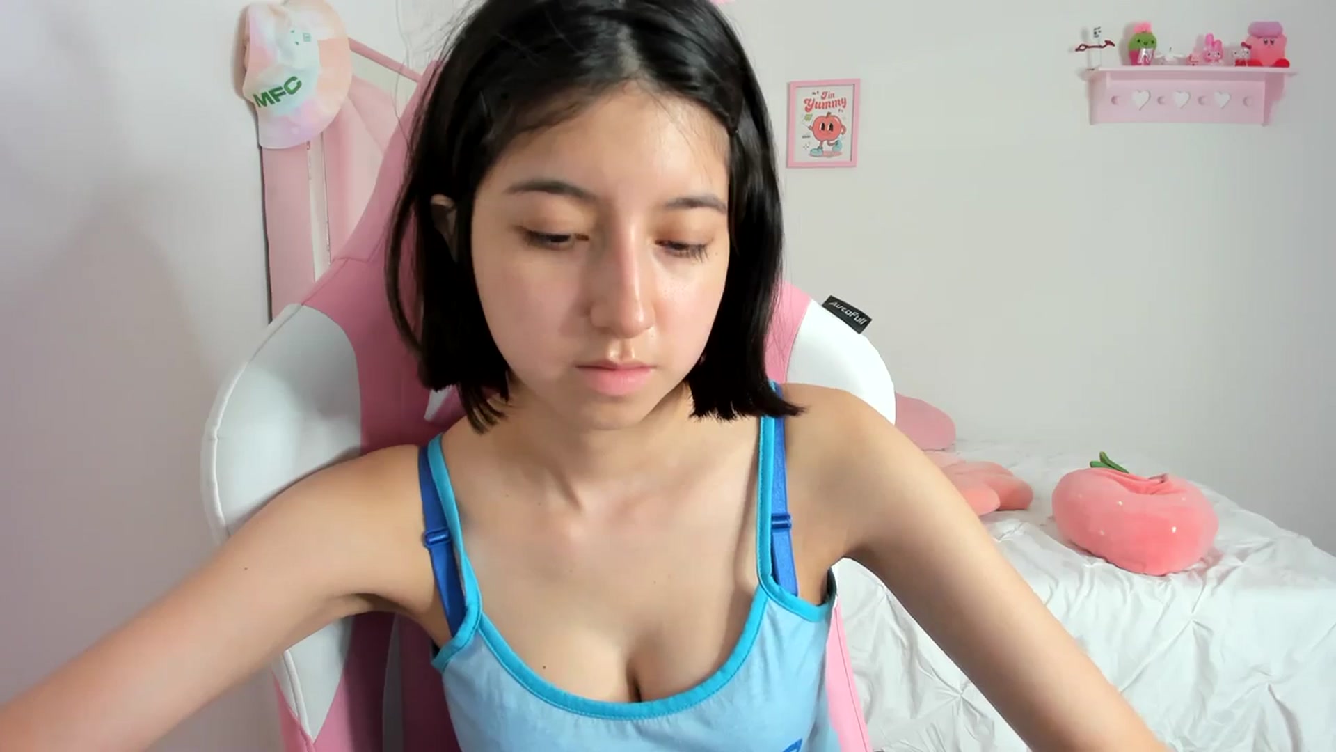 Gallery image thumbnail from Cherrycute666's myfreecams stream on, 03/07/2024, 06:33 image 2 of 20