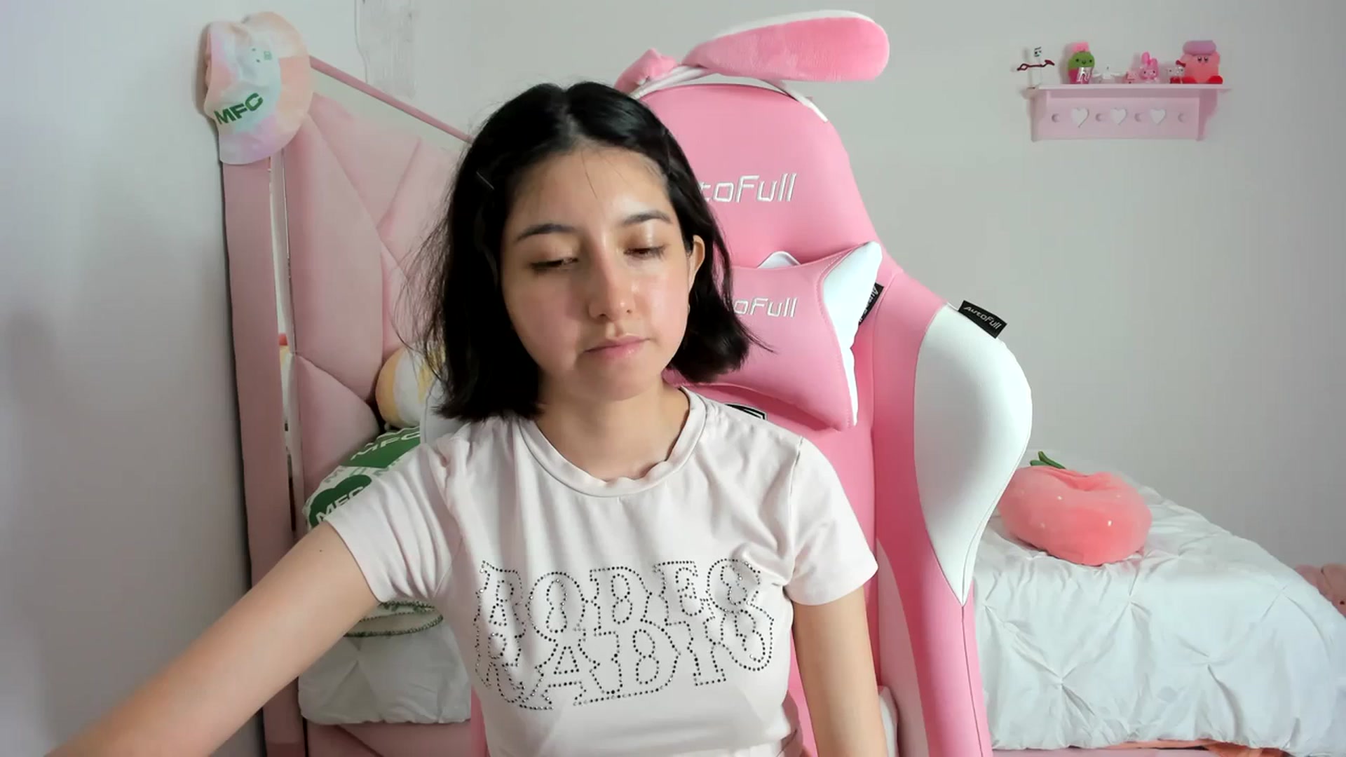 Gallery image thumbnail from Cherrycute666's myfreecams stream on, 03/07/2024, 08:33 image 16 of 20