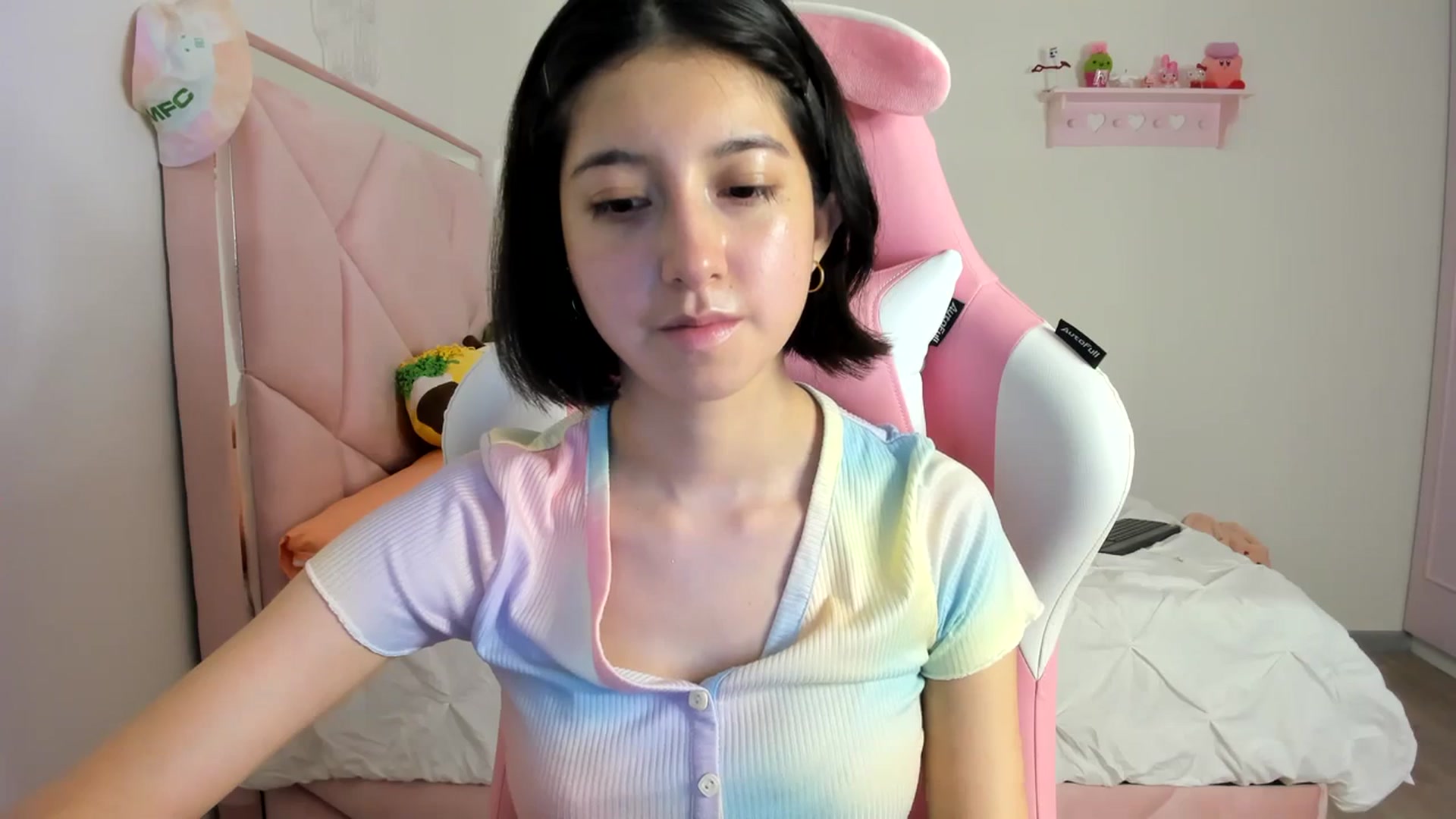 Gallery image thumbnail from Cherrycute666's myfreecams stream on, 03/08/2024, 10:05 image 9 of 20