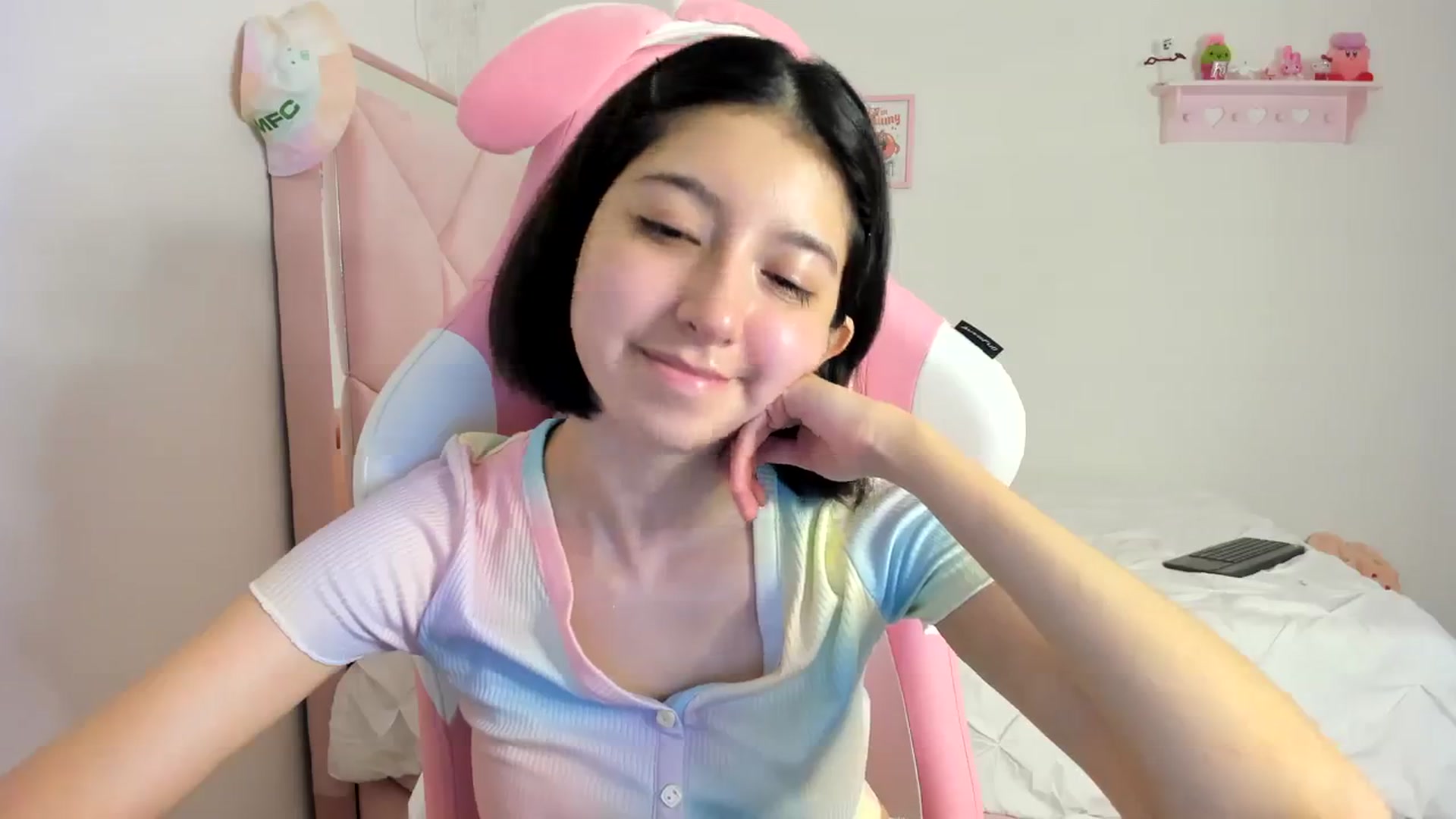 Gallery image thumbnail from Cherrycute666's myfreecams stream on, 03/08/2024, 10:05 image 11 of 20