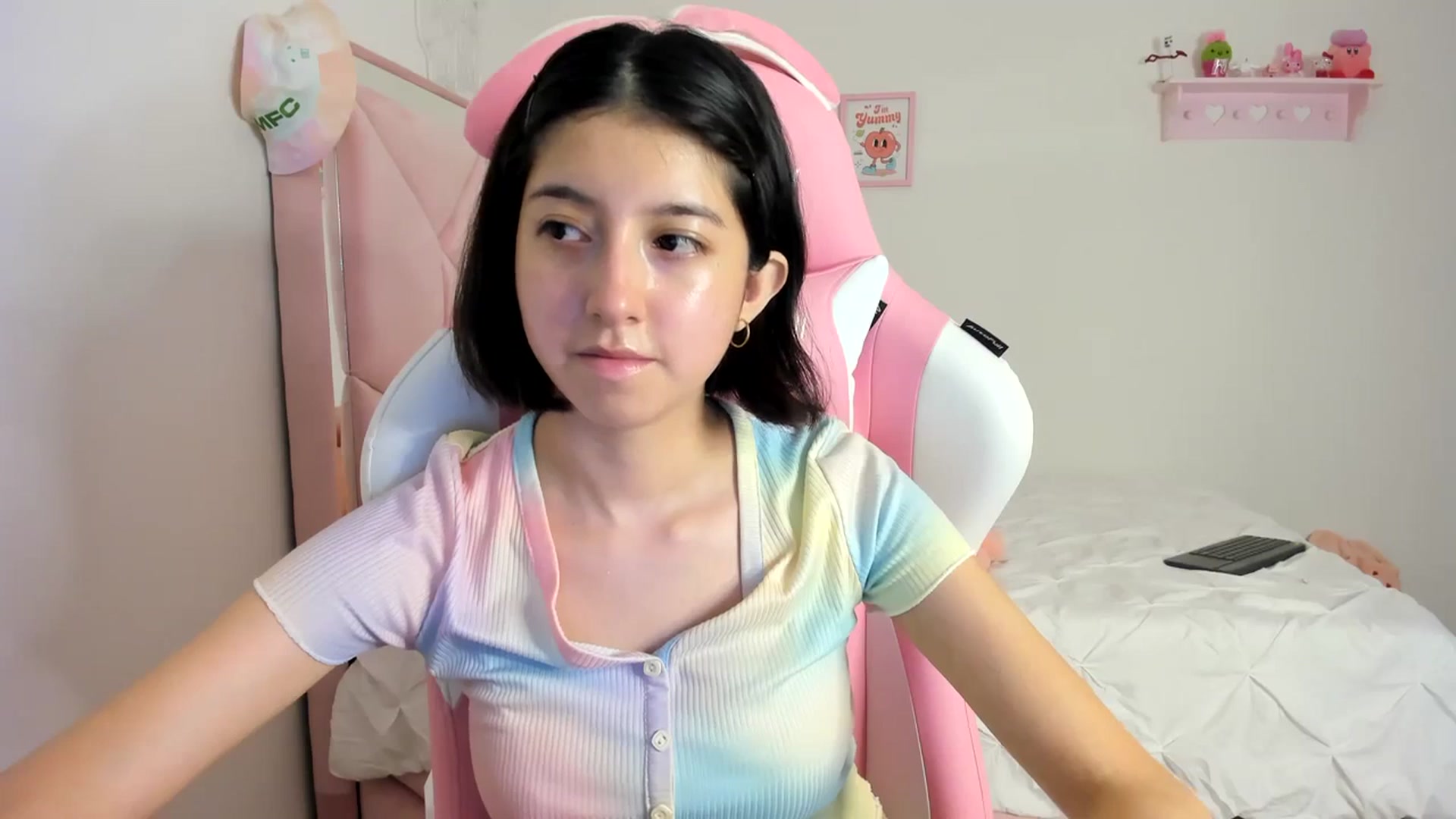 Gallery image thumbnail from Cherrycute666's myfreecams stream on, 03/08/2024, 10:05 image 12 of 20