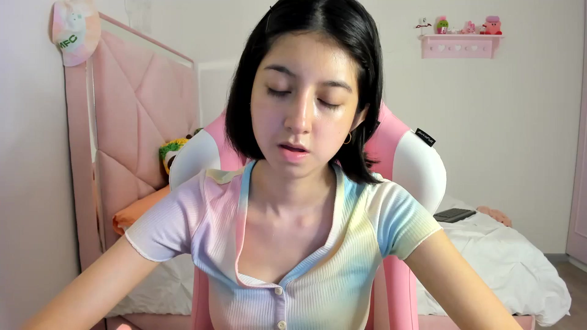 Gallery image thumbnail from Cherrycute666's myfreecams stream on, 03/08/2024, 10:05 image 8 of 20