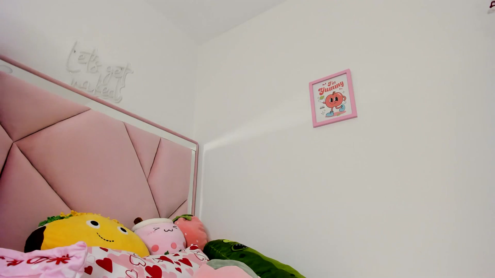 Gallery image thumbnail from Cherrycute666's myfreecams stream on, 03/09/2024, 02:52 image 3 of 20