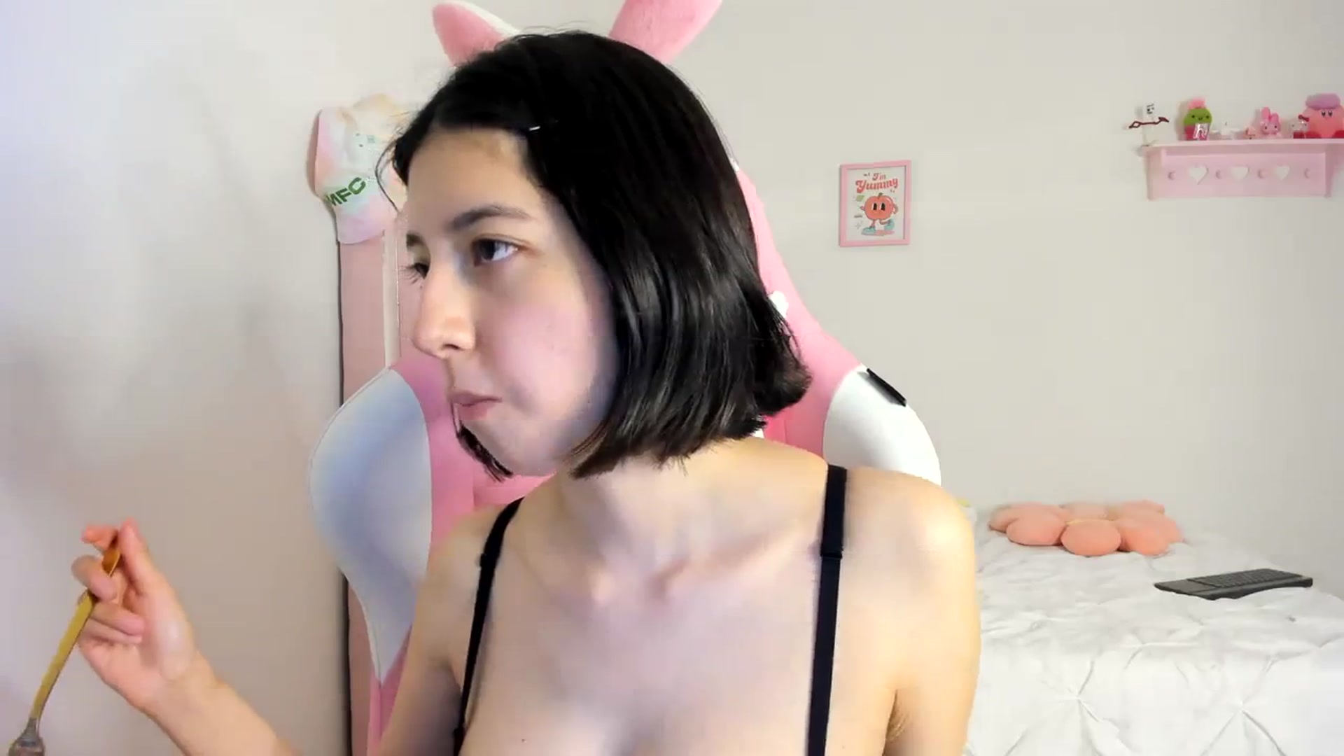 Gallery image thumbnail from Cherrycute666's myfreecams stream on, 03/09/2024, 02:52 image 17 of 20