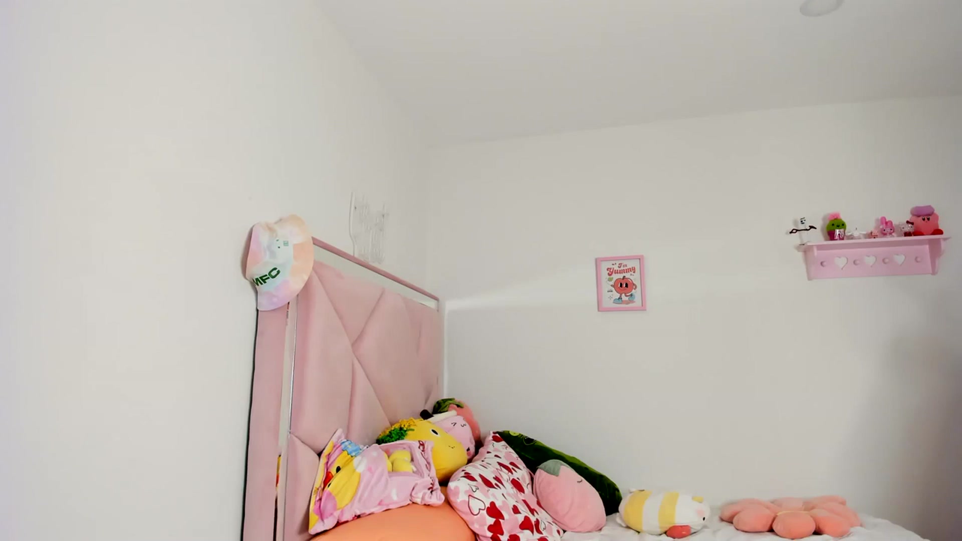 Gallery image thumbnail from Cherrycute666's myfreecams stream on, 03/09/2024, 02:52 image 12 of 20