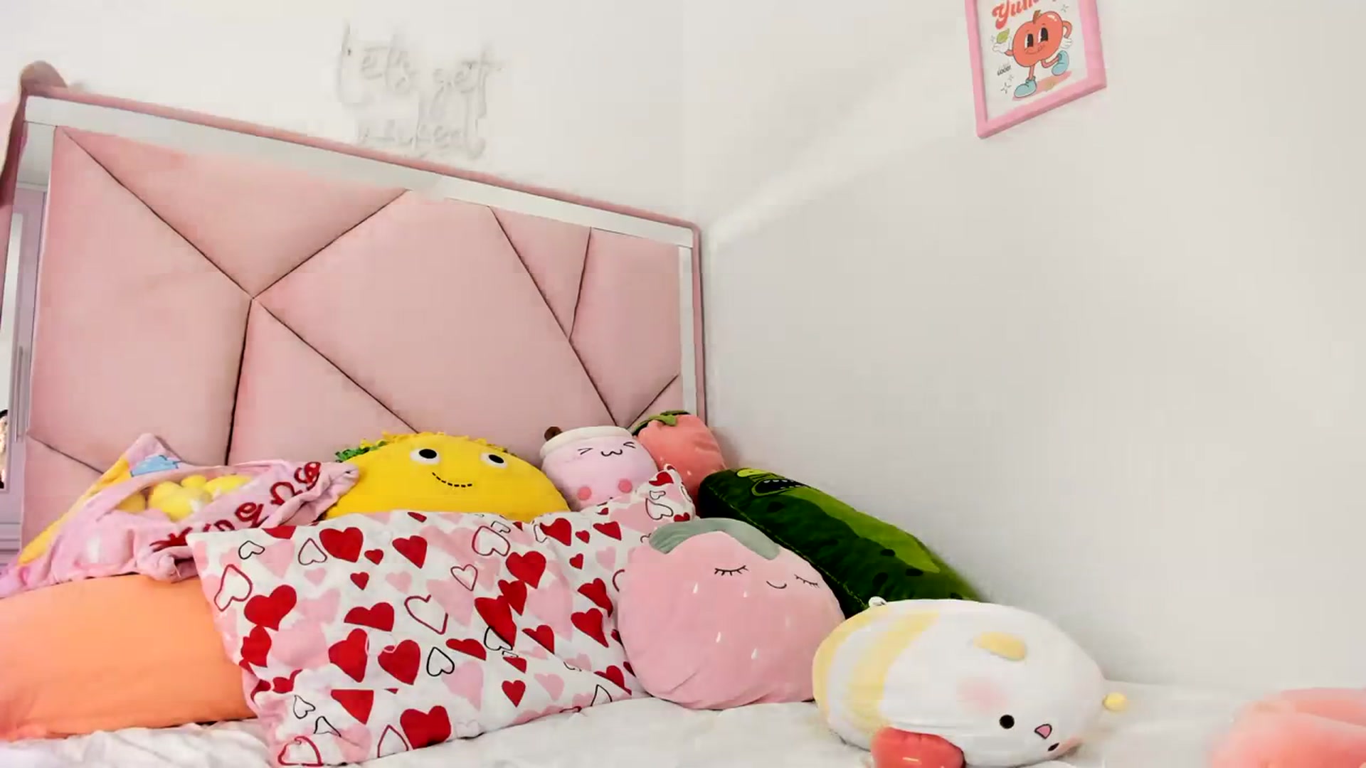 Gallery image thumbnail from Cherrycute666's myfreecams stream on, 03/09/2024, 04:04 image 2 of 20