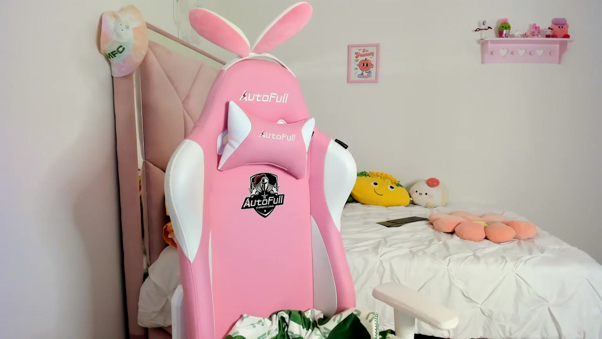 Gallery image thumbnail from Cherrycute666's myfreecams stream on, 03/09/2024, 07:49 image 10 of 20