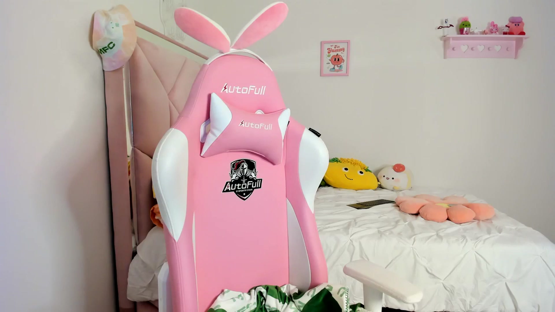 Gallery image thumbnail from Cherrycute666's myfreecams stream on, 03/09/2024, 07:49 image 11 of 20