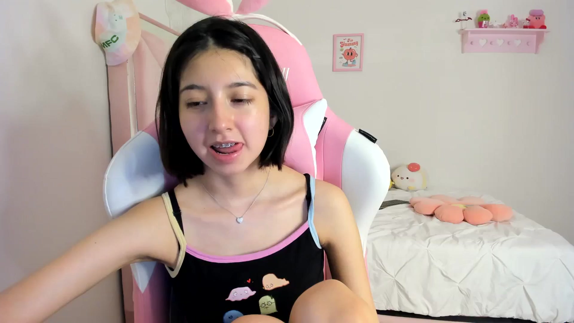 Gallery image thumbnail from Cherrycute666's myfreecams stream on, 03/09/2024, 07:49 image 15 of 20