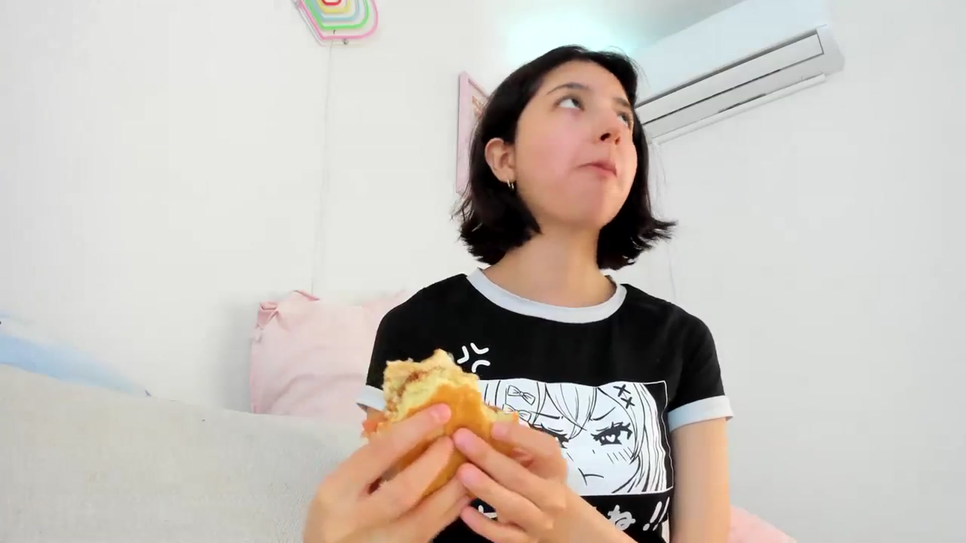Gallery image thumbnail from Cherrycute666's myfreecams stream on, 03/10/2024, 24:09 image 8 of 20