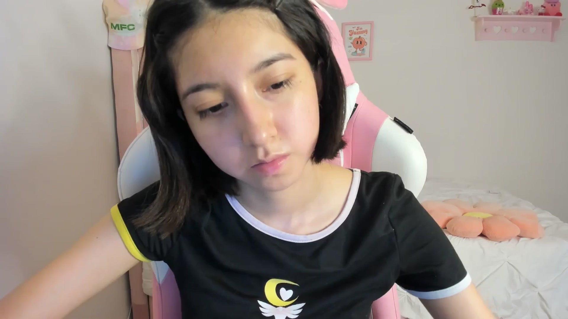 Gallery image thumbnail from Cherrycute666's myfreecams stream on, 03/11/2024, 07:29 image 3 of 20