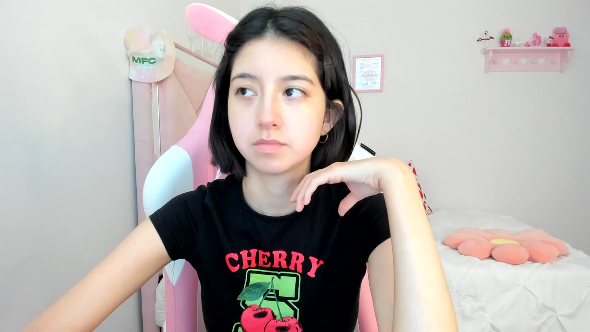 Gallery image thumbnail from Cherrycute666's myfreecams stream on, 03/12/2024, 24:00 image 2 of 20