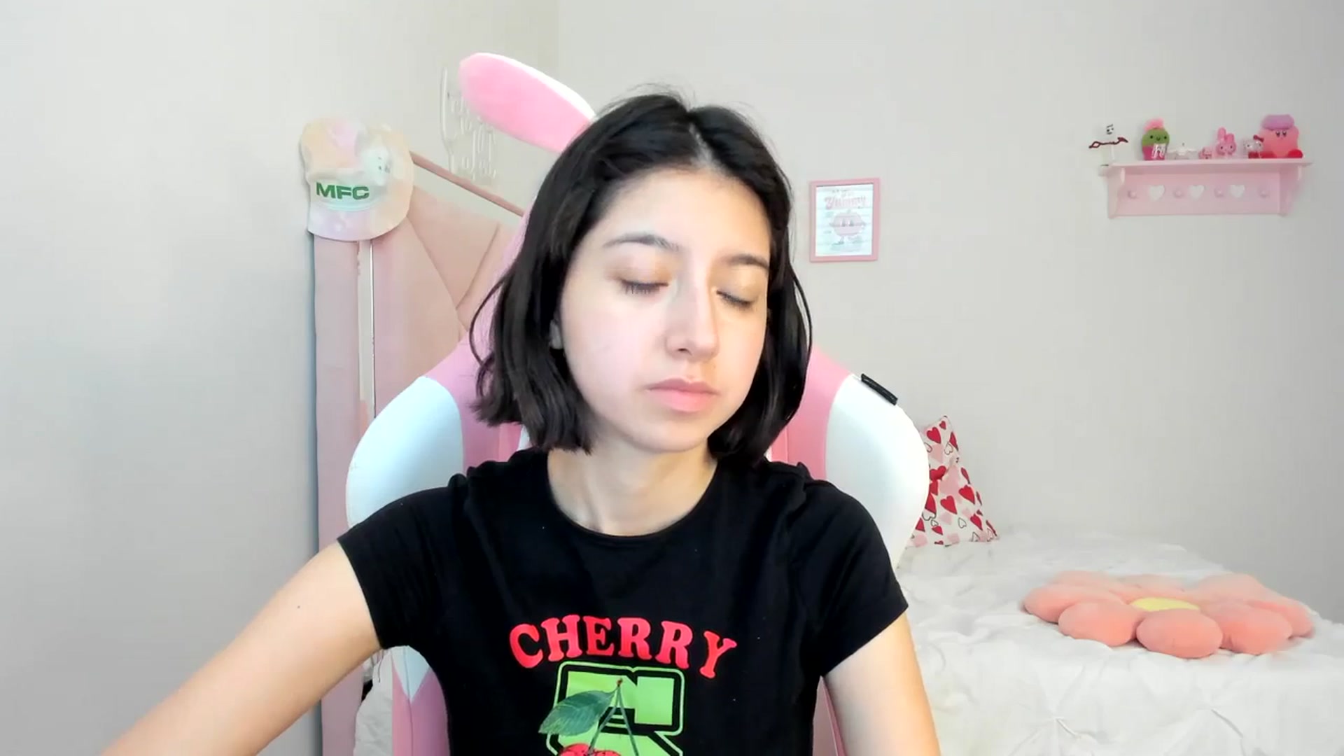 Gallery image thumbnail from Cherrycute666's myfreecams stream on, 03/12/2024, 24:00 image 13 of 20