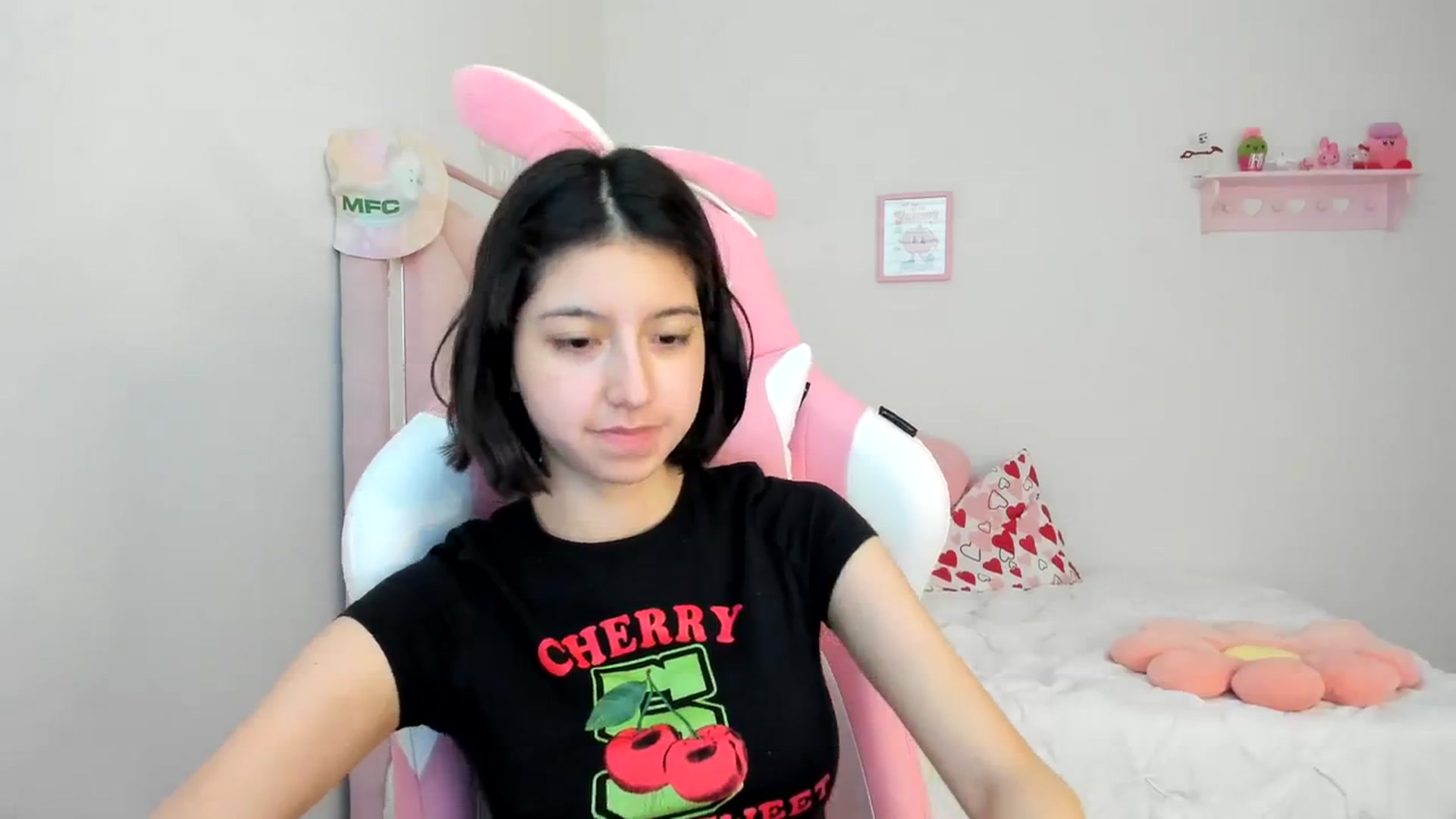 Gallery image thumbnail from Cherrycute666's myfreecams stream on, 03/12/2024, 24:00 image 16 of 20