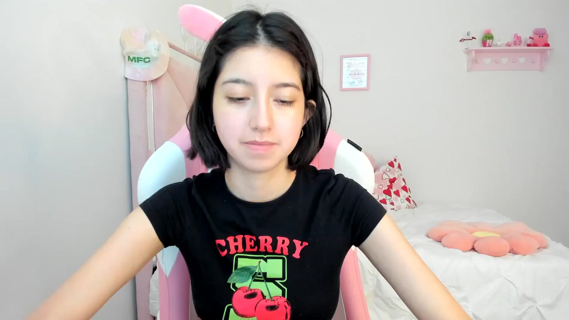 Gallery image thumbnail from Cherrycute666's myfreecams stream on, 03/12/2024, 24:00 image 1 of 20