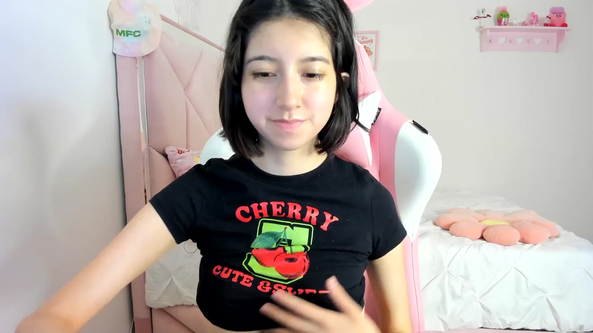 Gallery image thumbnail from Cherrycute666's myfreecams stream on, 03/12/2024, 01:12 image 7 of 20