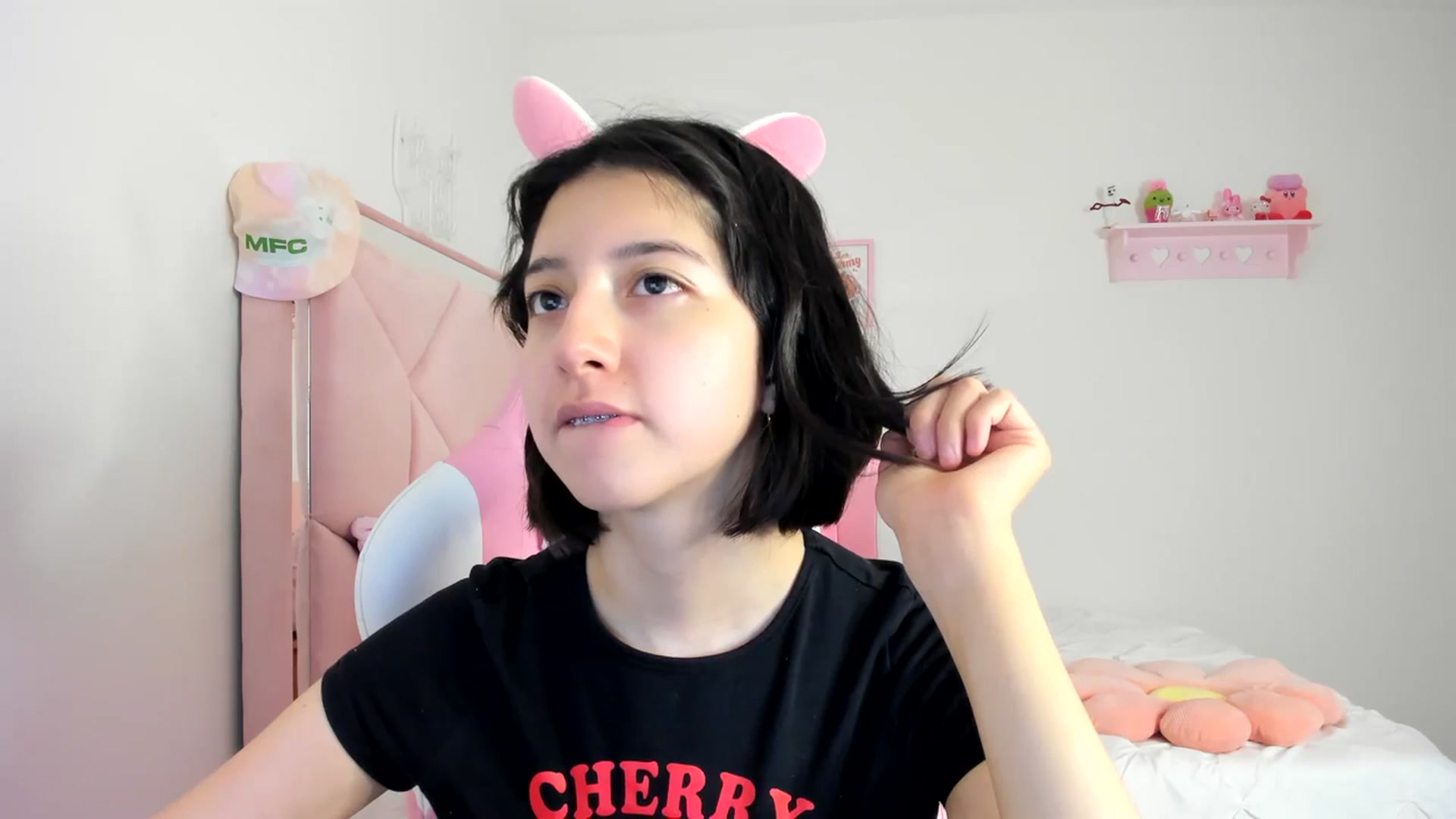 Gallery image thumbnail from Cherrycute666's myfreecams stream on, 03/12/2024, 01:12 image 12 of 20