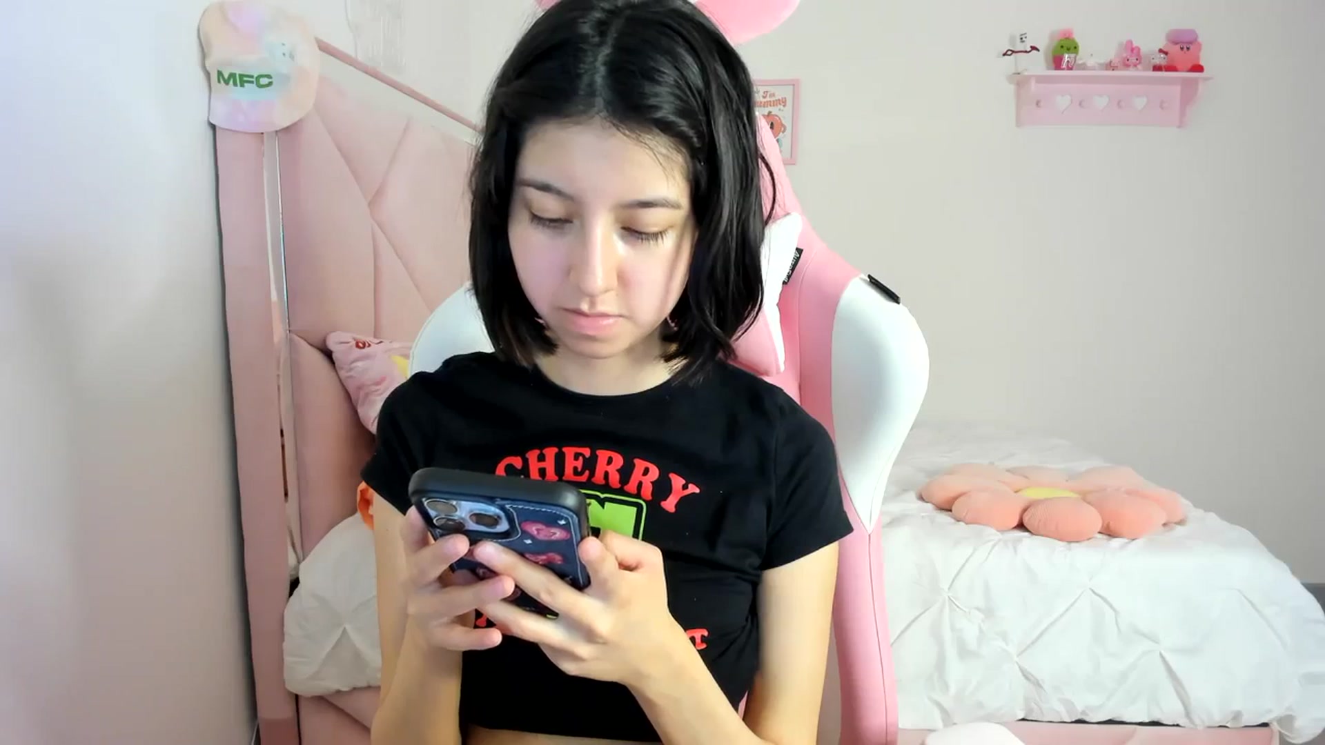 Gallery image thumbnail from Cherrycute666's myfreecams stream on, 03/12/2024, 01:12 image 9 of 20