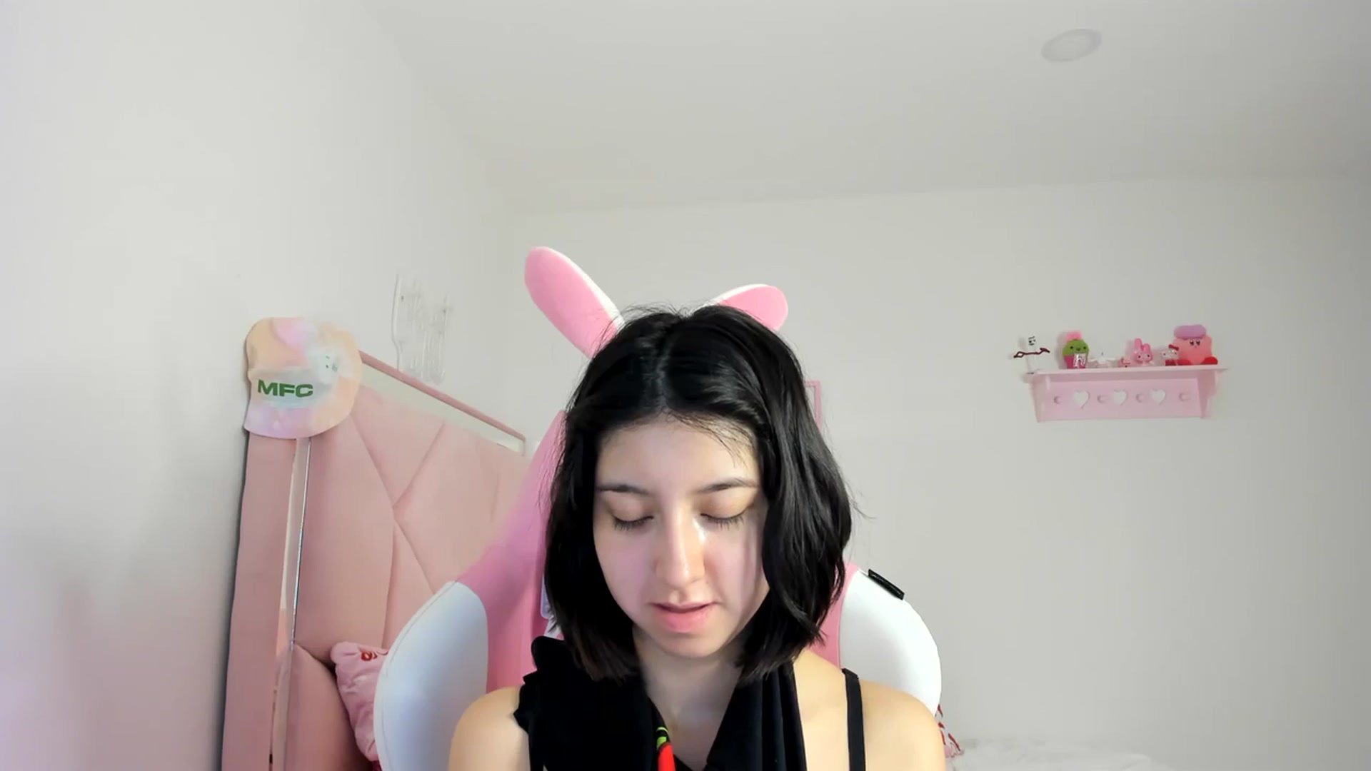 Gallery image thumbnail from Cherrycute666's myfreecams stream on, 03/12/2024, 01:12 image 11 of 20