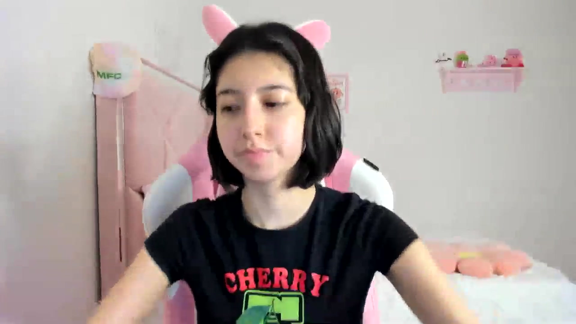 Gallery image thumbnail from Cherrycute666's myfreecams stream on, 03/12/2024, 01:12 image 13 of 20