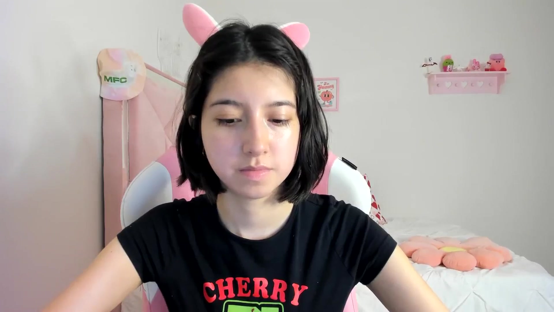 Gallery image thumbnail from Cherrycute666's myfreecams stream on, 03/12/2024, 01:12 image 14 of 20