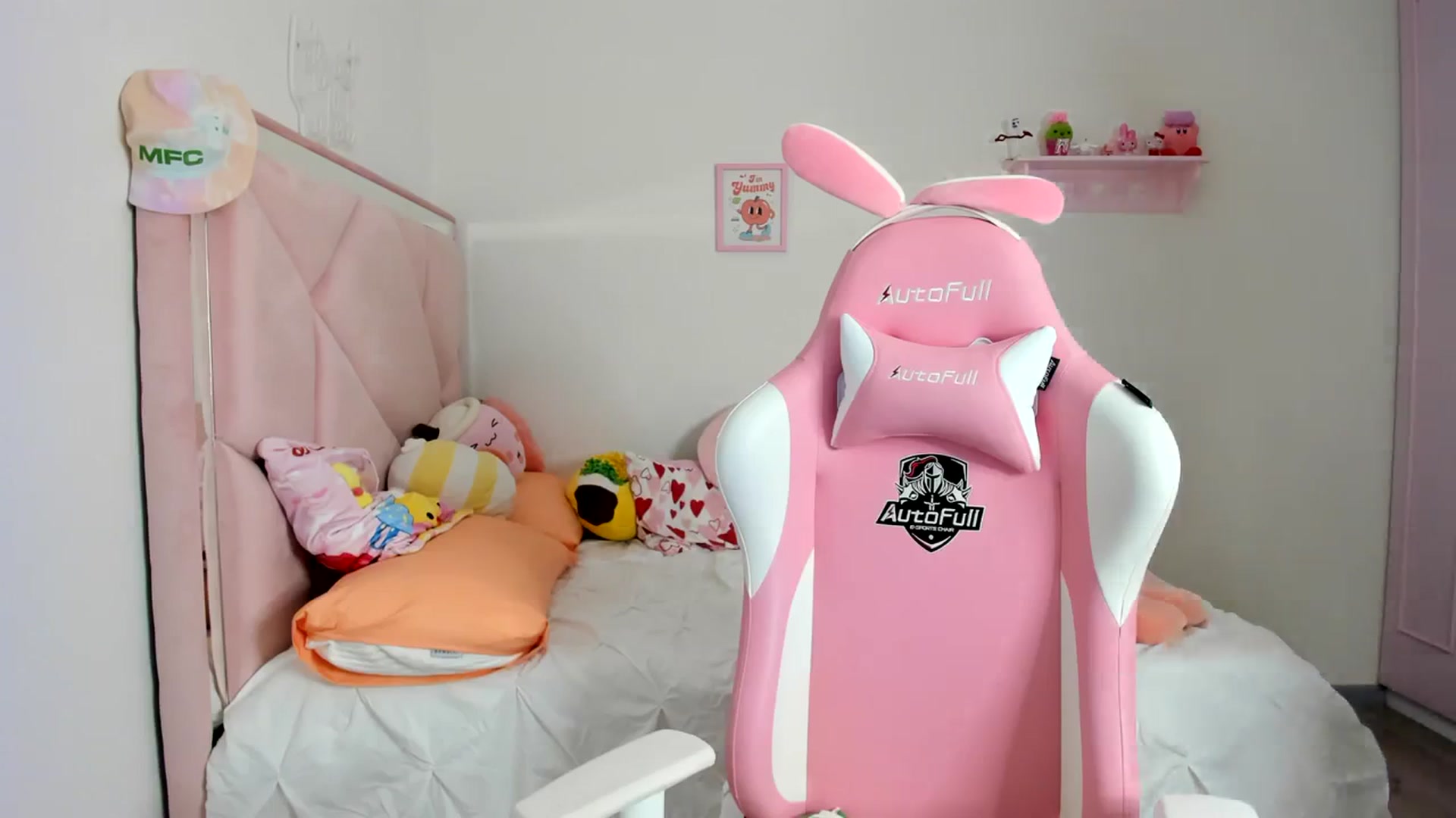 Gallery image thumbnail from Cherrycute666's myfreecams stream on, 03/12/2024, 04:14 image 16 of 20