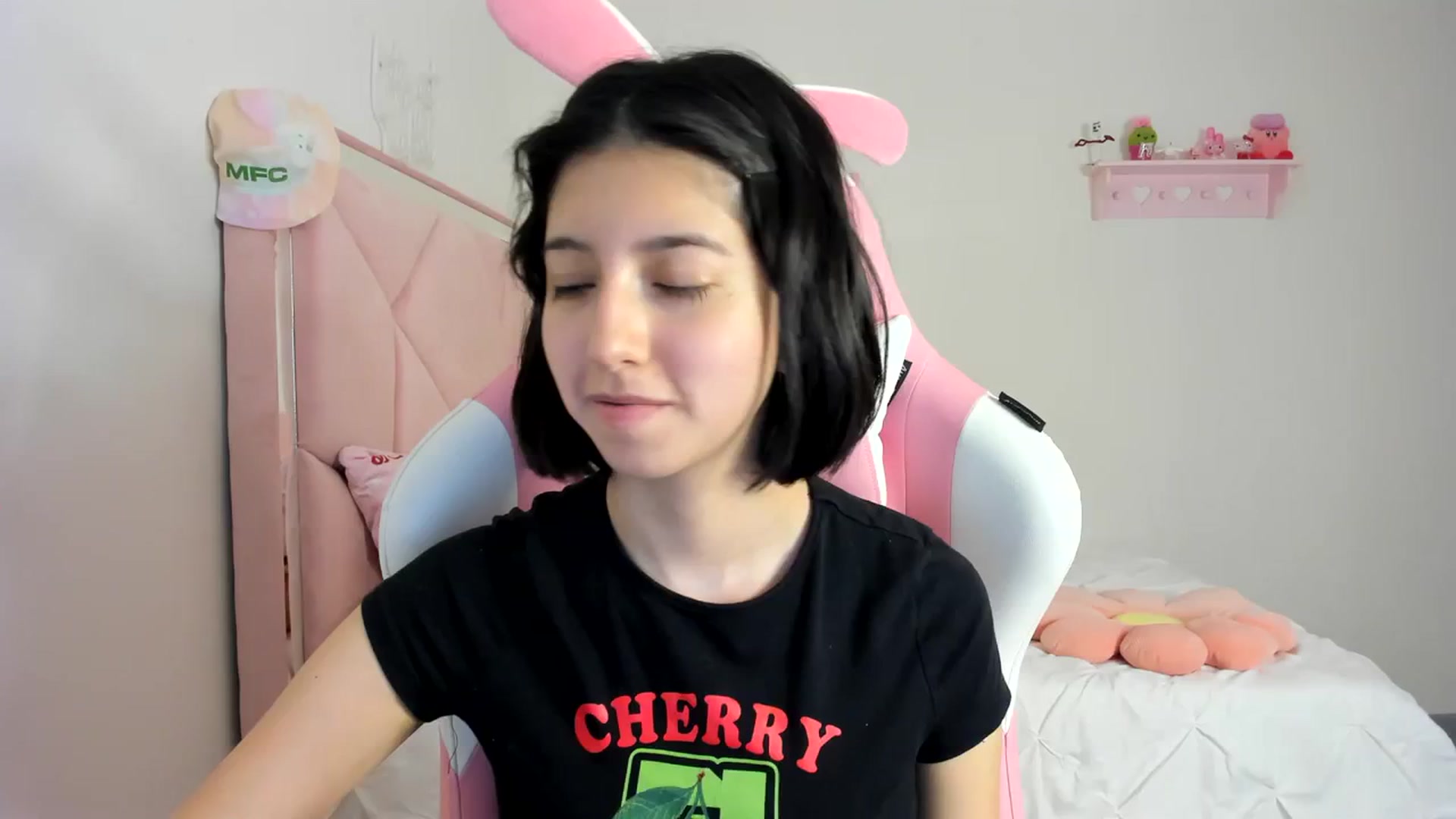 Gallery image thumbnail from Cherrycute666's myfreecams stream on, 03/12/2024, 04:14 image 18 of 20