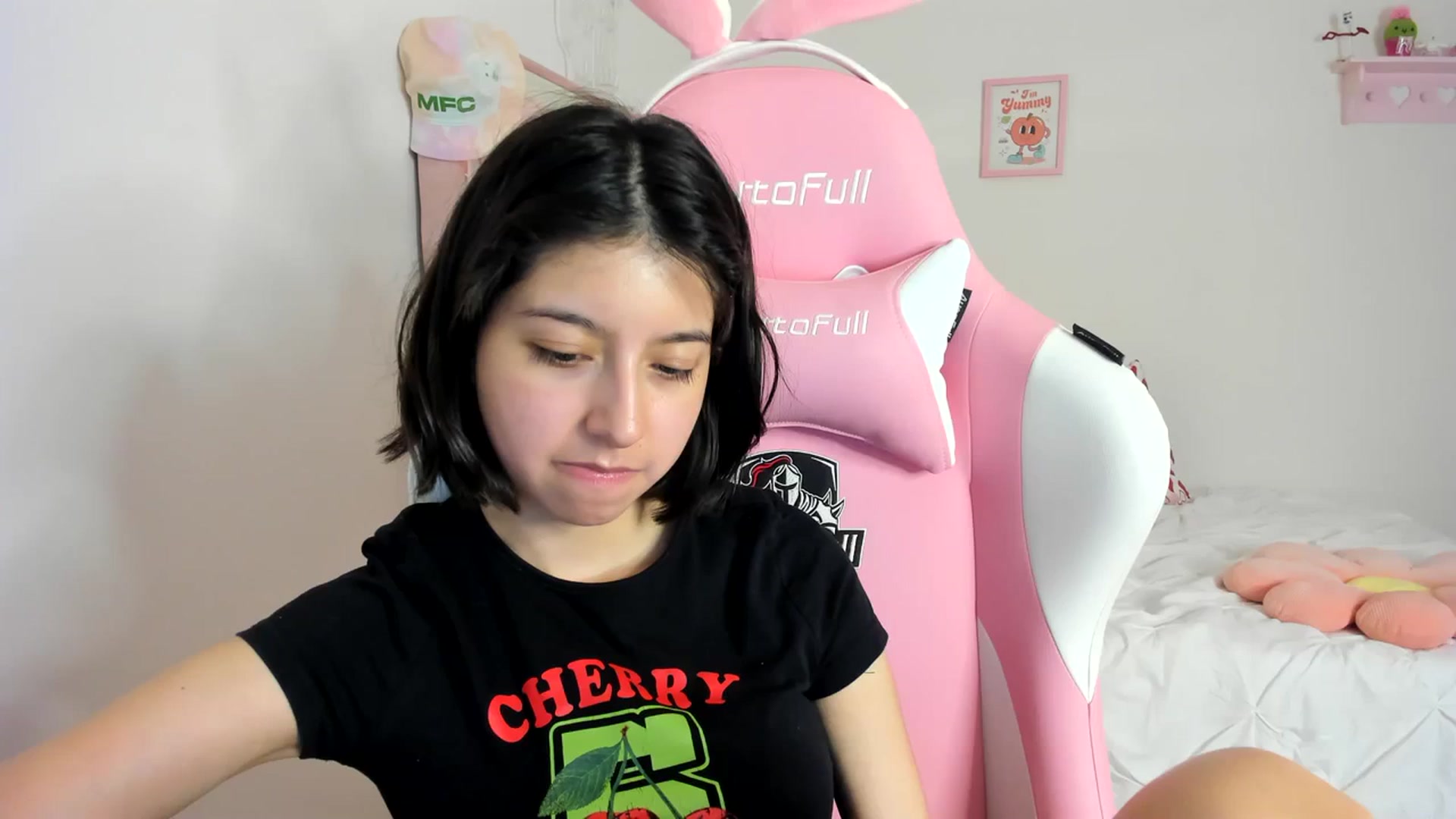 Gallery image thumbnail from Cherrycute666's myfreecams stream on, 03/12/2024, 04:14 image 1 of 20