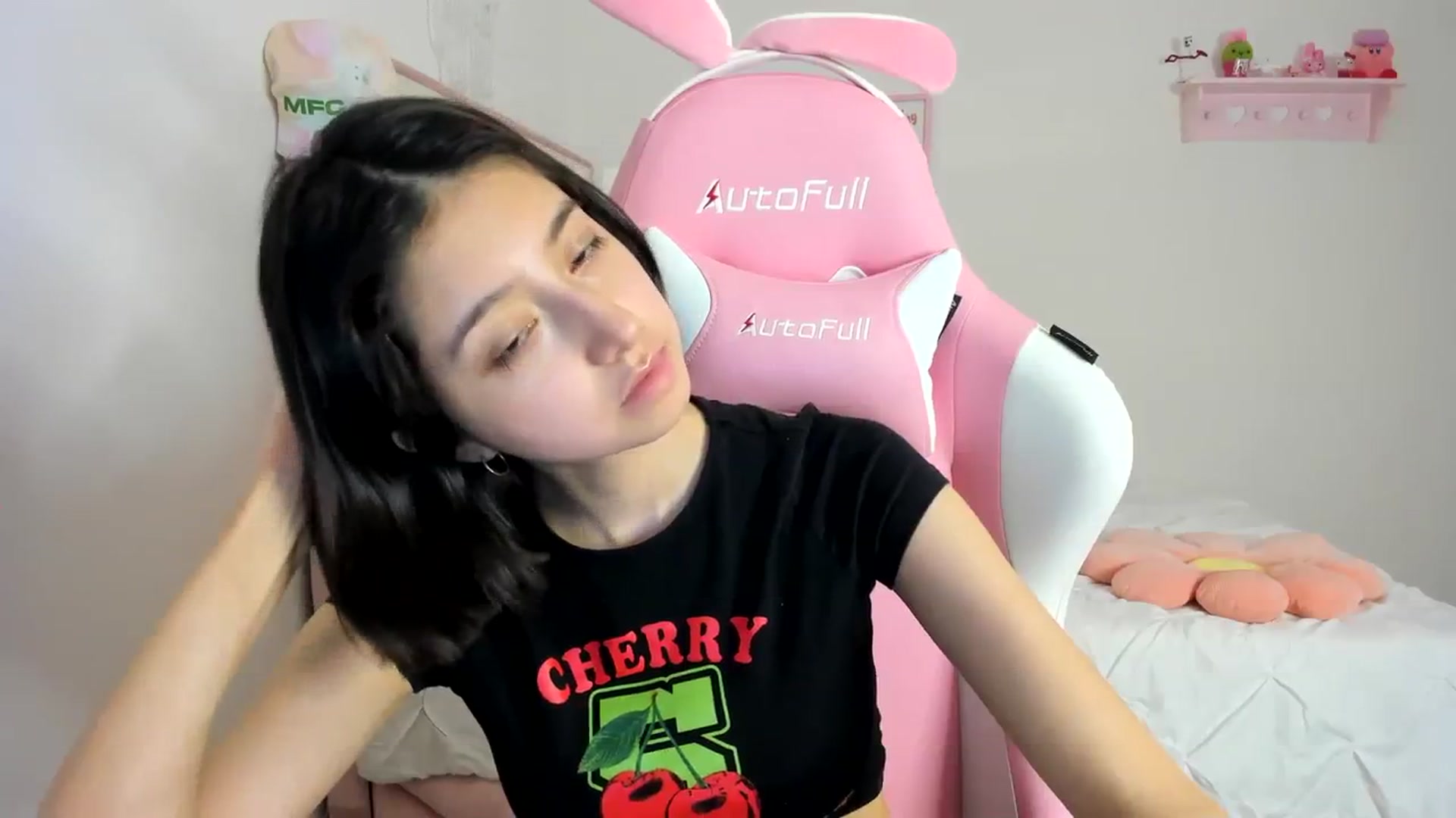 Gallery image thumbnail from Cherrycute666's myfreecams stream on, 03/12/2024, 04:53 image 8 of 20
