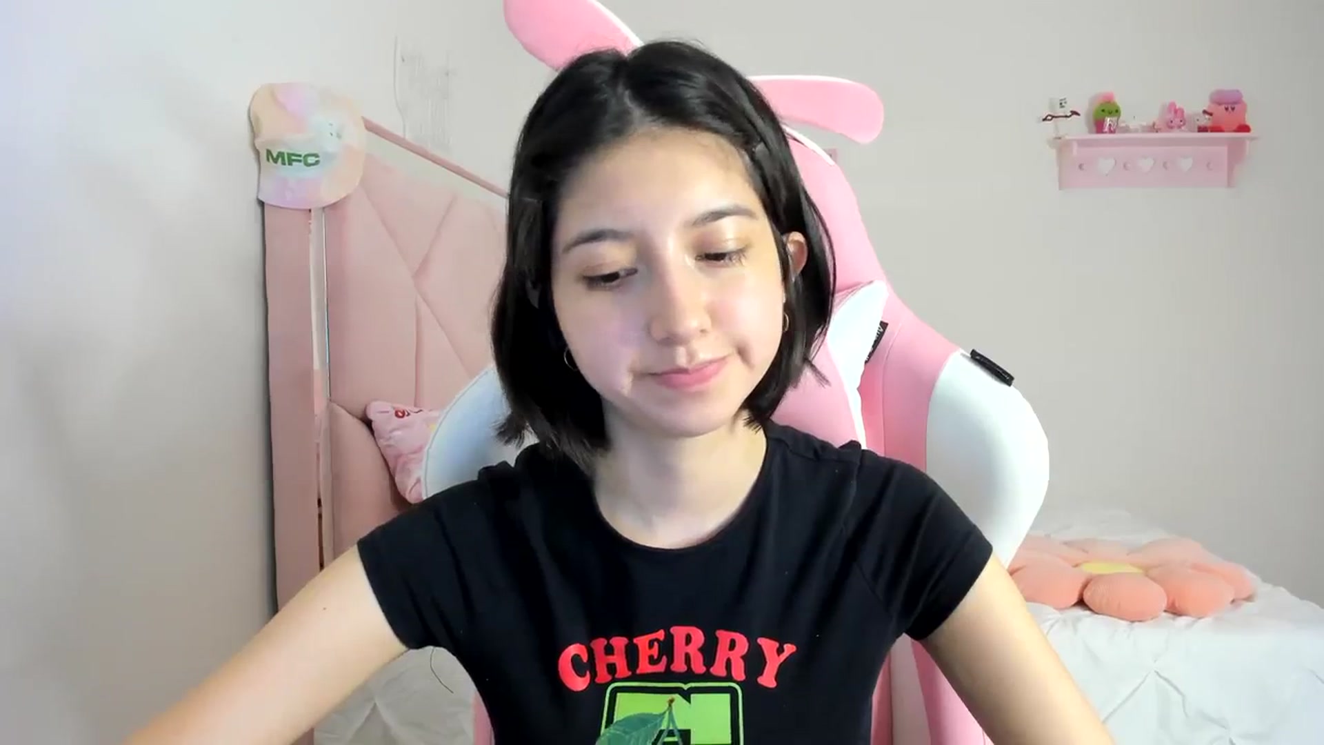Gallery image thumbnail from Cherrycute666's myfreecams stream on, 03/12/2024, 04:53 image 7 of 20
