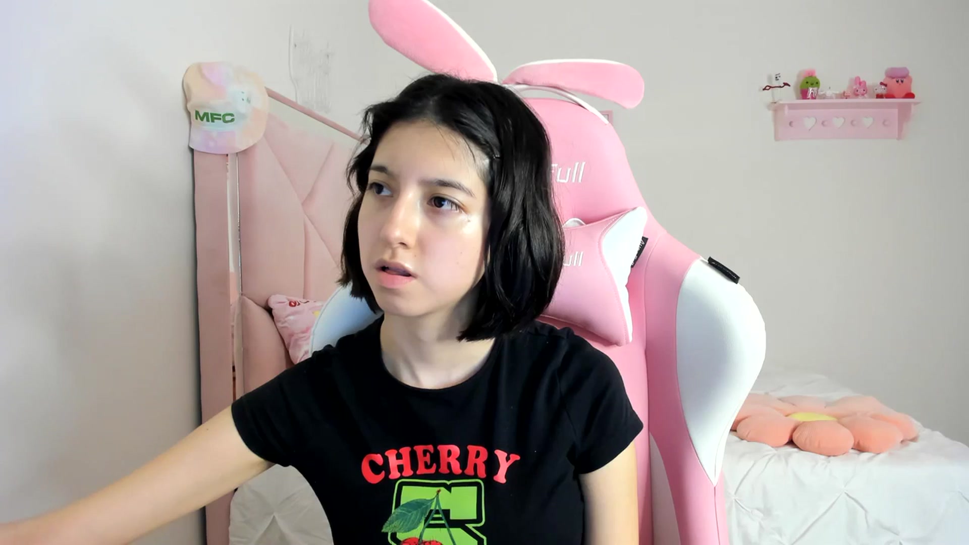 Gallery image thumbnail from Cherrycute666's myfreecams stream on, 03/12/2024, 04:53 image 6 of 20
