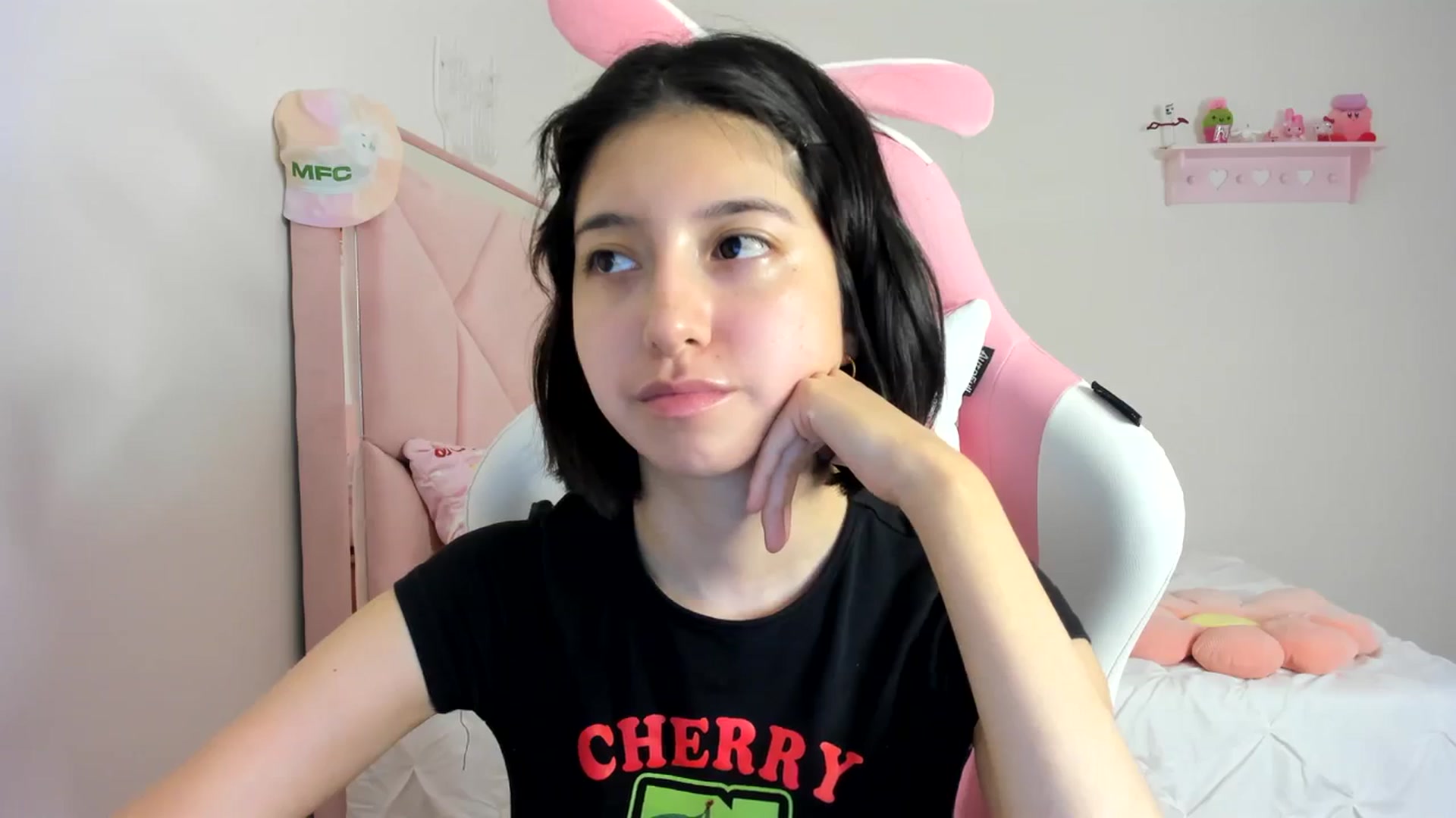 Gallery image thumbnail from Cherrycute666's myfreecams stream on, 03/12/2024, 04:53 image 4 of 20