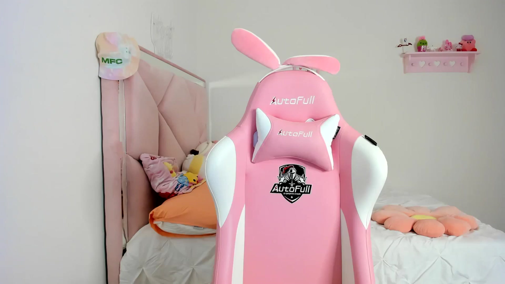 Gallery image thumbnail from Cherrycute666's myfreecams stream on, 03/12/2024, 04:53 image 5 of 20