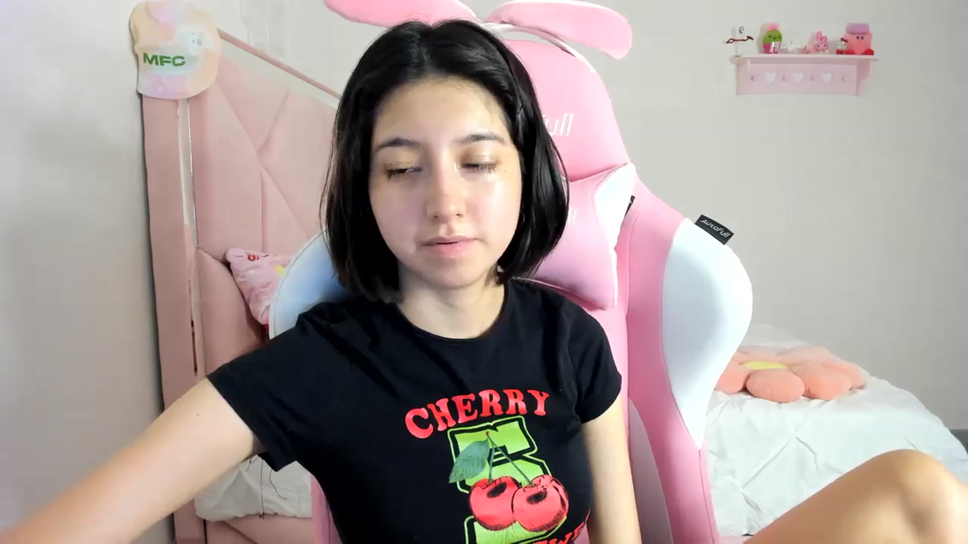 Gallery image thumbnail from Cherrycute666's myfreecams stream on, 03/12/2024, 07:22 image 10 of 20