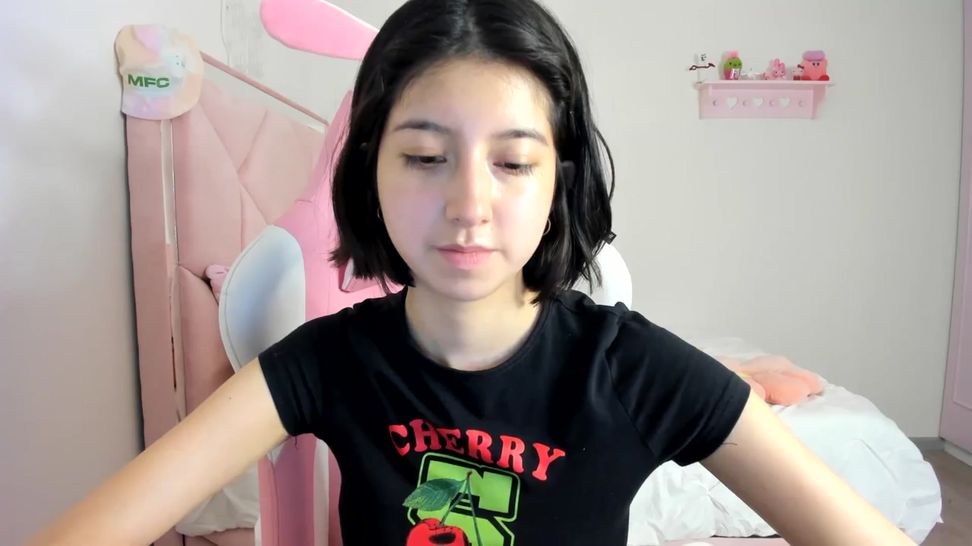 Gallery image thumbnail from Cherrycute666's myfreecams stream on, 03/12/2024, 07:22 image 18 of 20