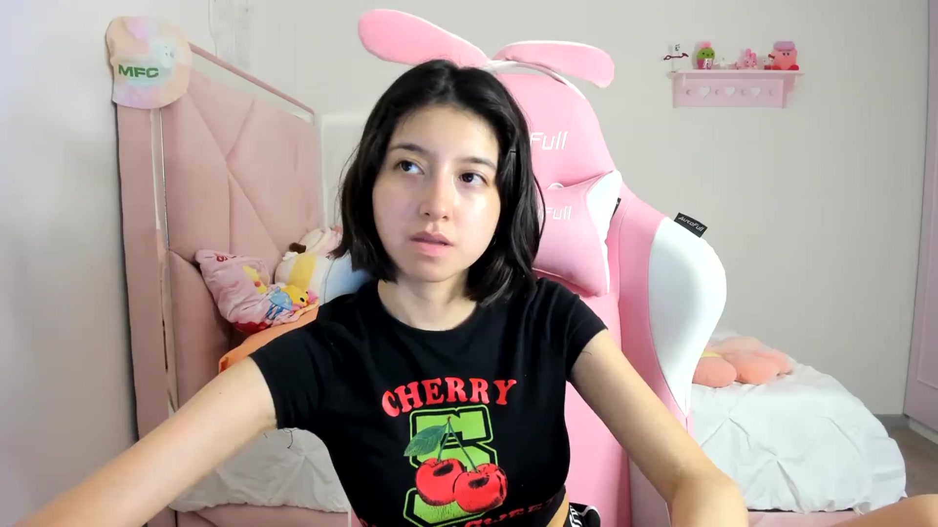 Gallery image thumbnail from Cherrycute666's myfreecams stream on, 03/12/2024, 07:22 image 16 of 20