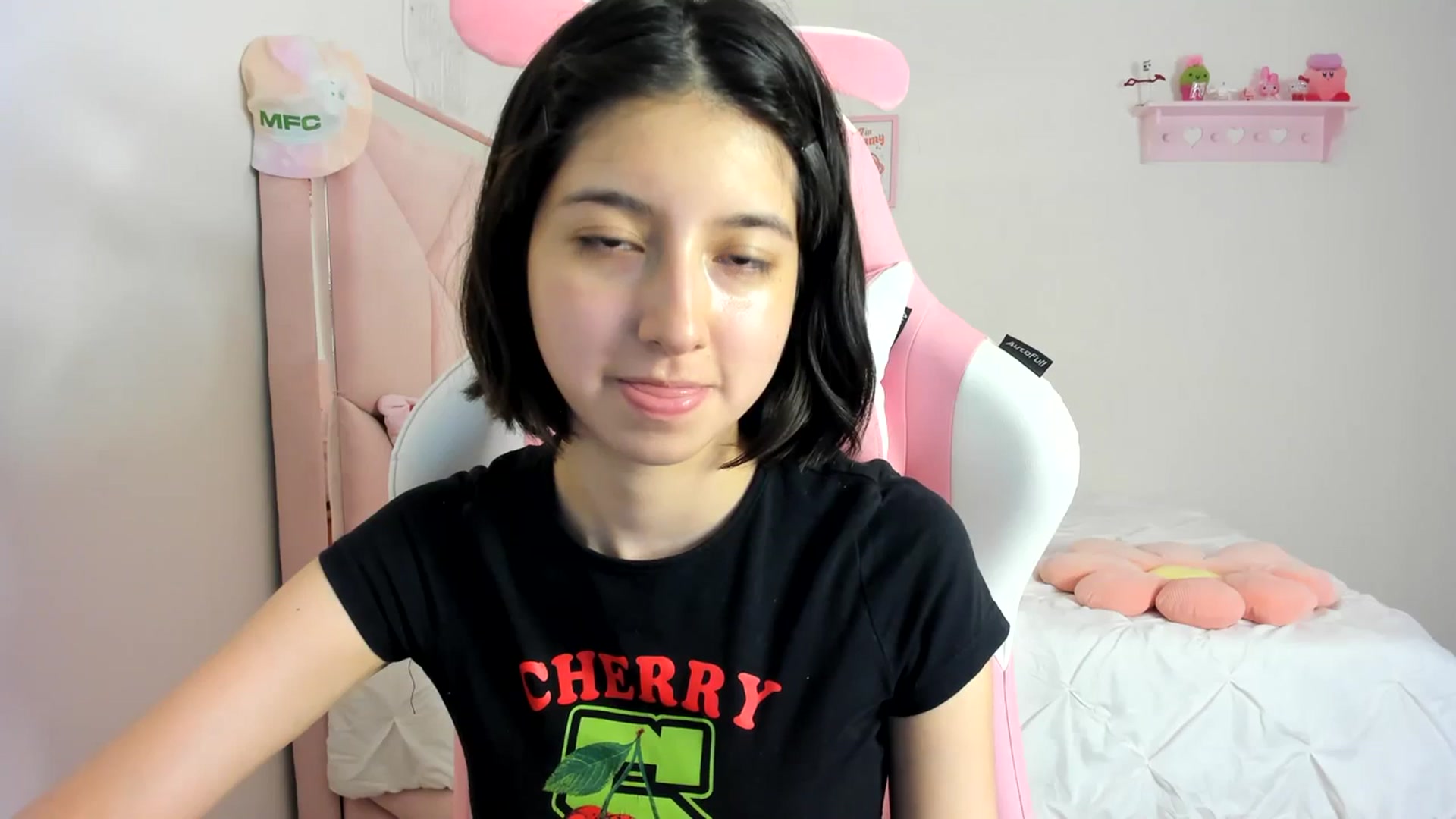 Gallery image thumbnail from Cherrycute666's myfreecams stream on, 03/12/2024, 07:22 image 2 of 20