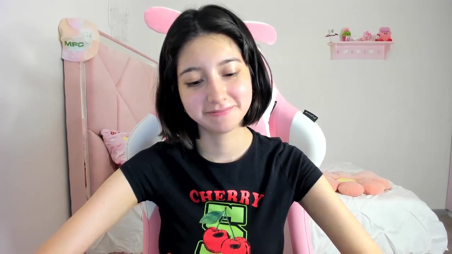 Gallery image thumbnail from Cherrycute666's myfreecams stream on, 03/12/2024, 07:22 image 13 of 20